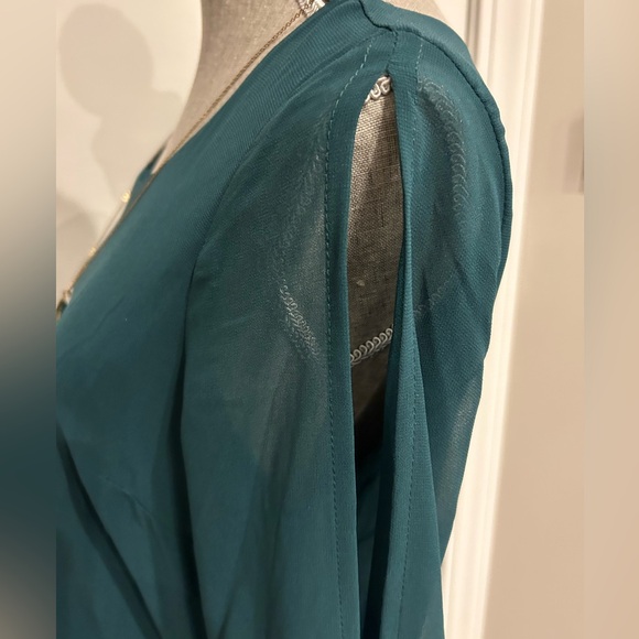 As U Wish Emerald Green Jr Women’s Dress from Belk with Attached Necklace SzJr M - Picture 7 of 11